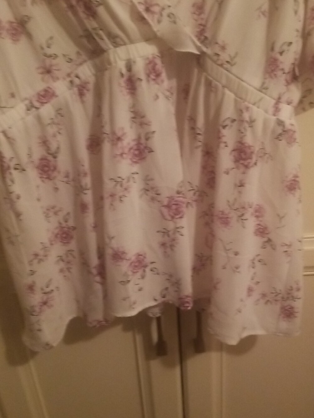 torrid White Floral Ruffle Wrap Blouse 2 - Picture 6 of 7